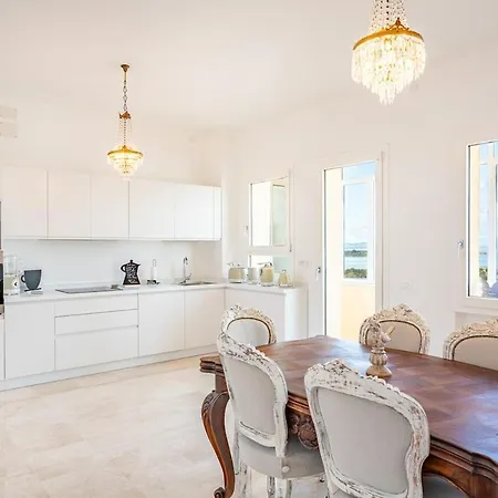 Vintage Maison, Panoramic View Apartment