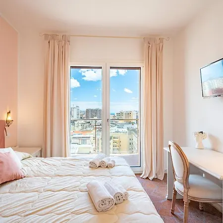 Vintage Maison, Panoramic View *